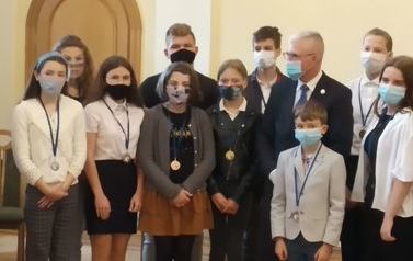 Finaliści i medaliści