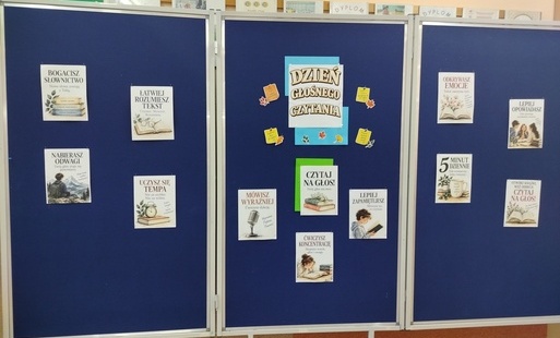 Zdjęcie do Dzień Głośnego Czytania w bibliotece szkolnej