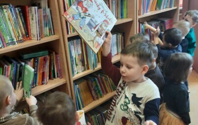 Zdjęcie do Maluchy z książką za pan brat